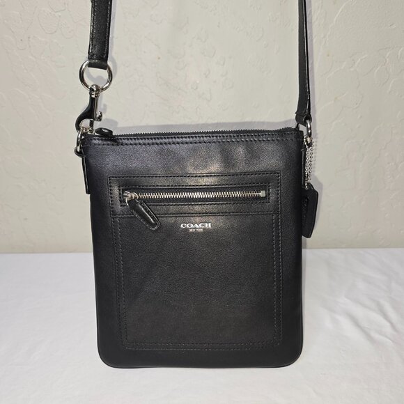 COACH 47989 Legacy Smooth Black Leather Swingpack Crossbody Swing Bag Purse - Picture 1 of 9
